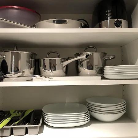 Redhouse Apartment *