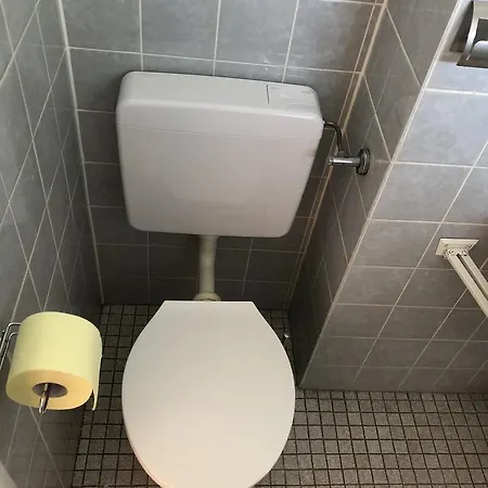 Redhouse Apartment
